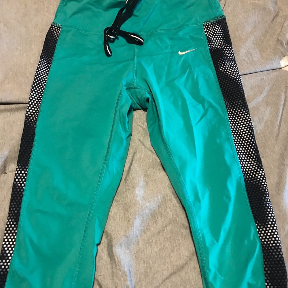 Nike crop pants